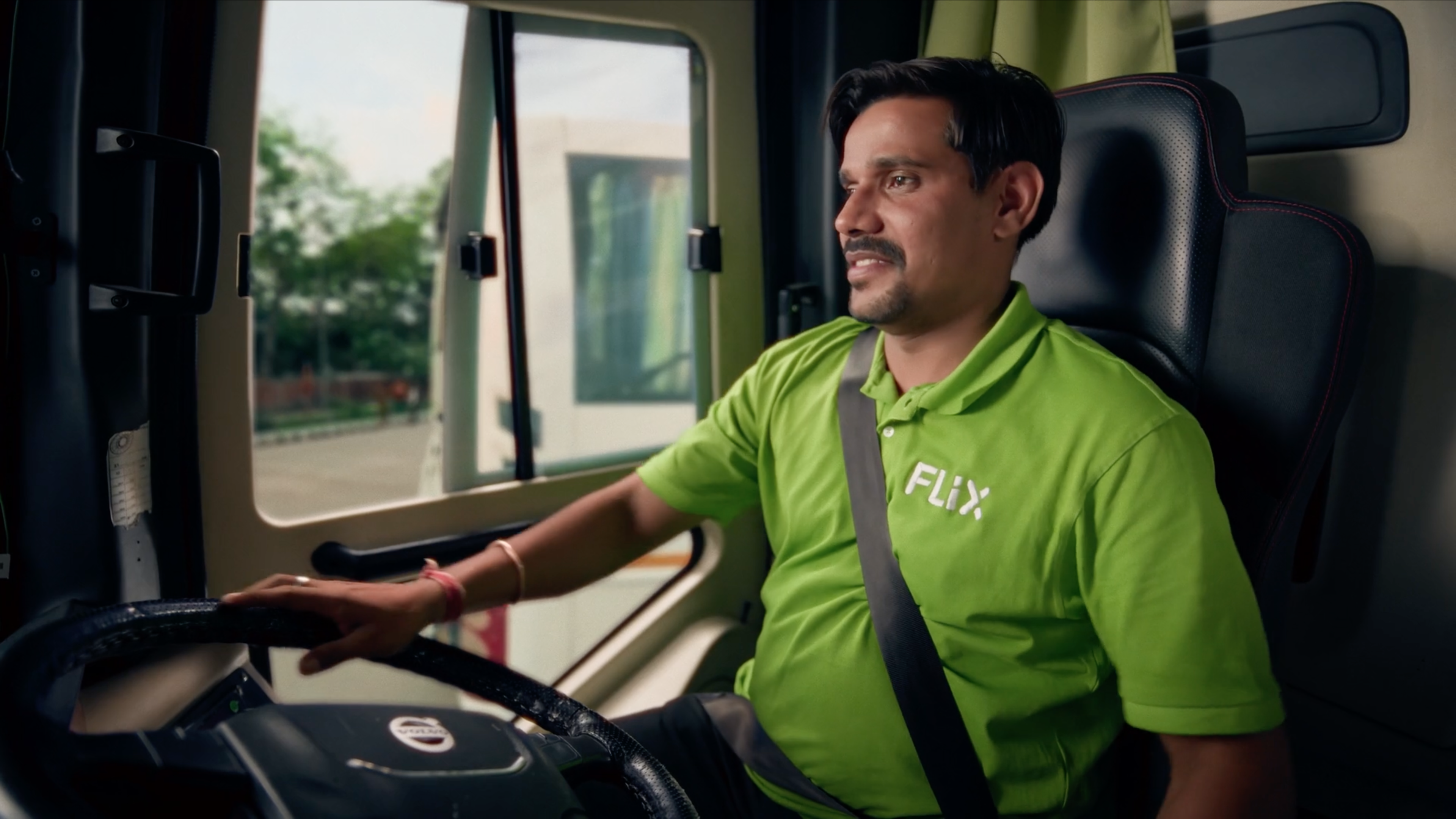 FlixBus Har Safar Safer Detail 7
